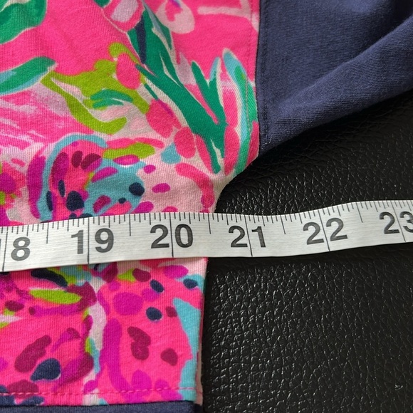 Lilly Pulitzer Cockatoo Pink Paws for a Cause Finn Long Sleeve Top Breast Cancer - Picture 10 of 11